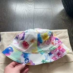 Louis Vuitton Watercolor Bucket Hat - Never Worn Louis Vuitton | Accessories | Louis Vuitton Watercolor  main image 4